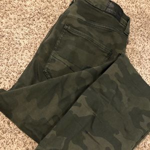American Eagle camo curvy fix skinny jeans